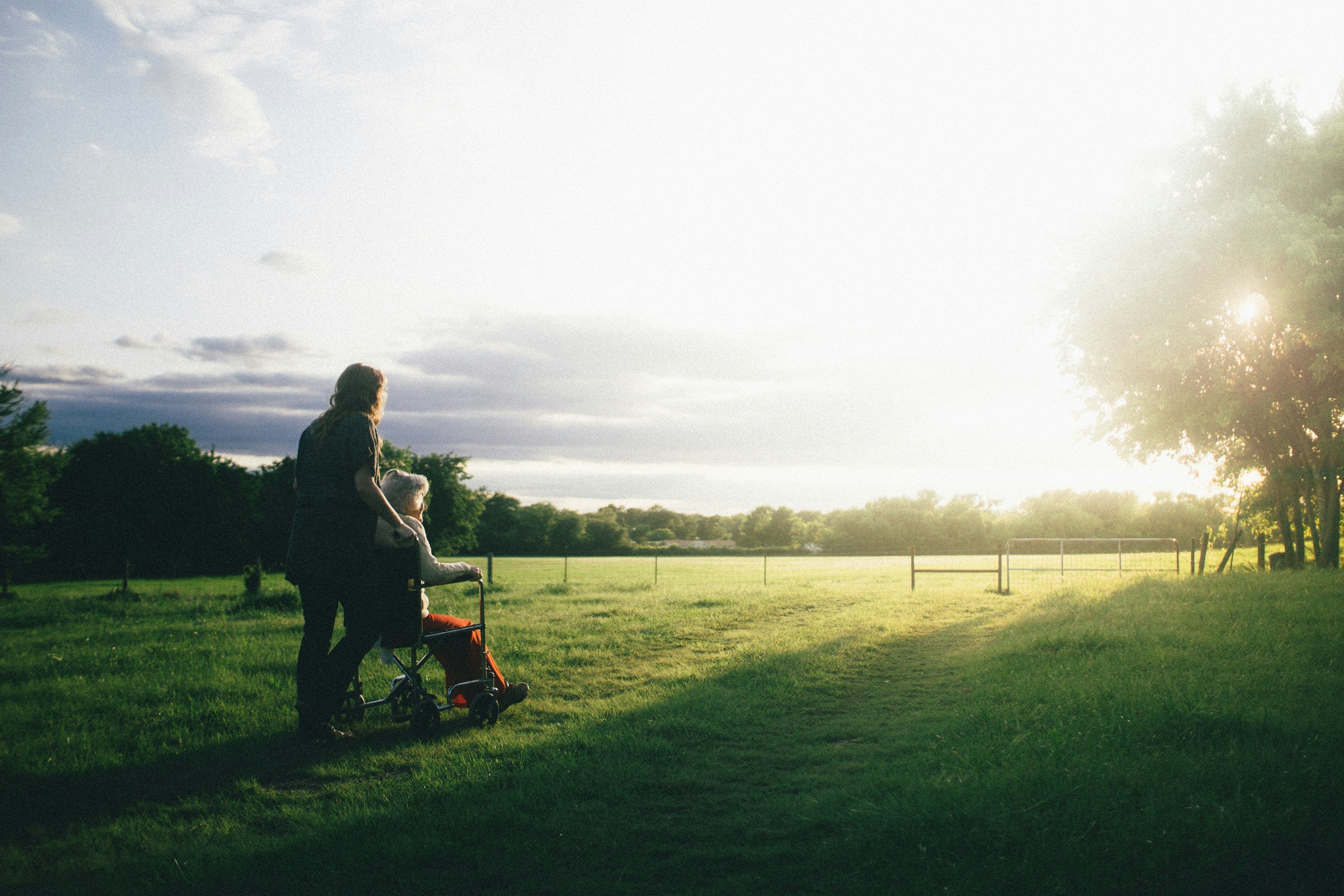 Navigating Hospice Care: Emotional Support and End-of-Life Planning for Families